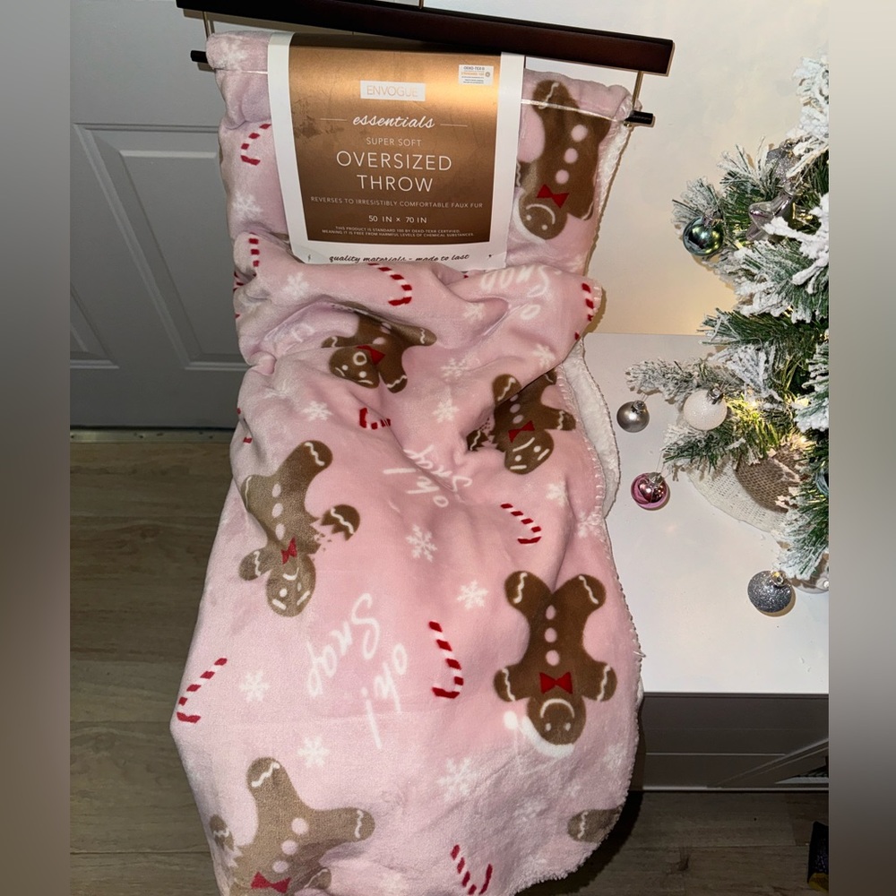 Pink Gingerbread over sized throw